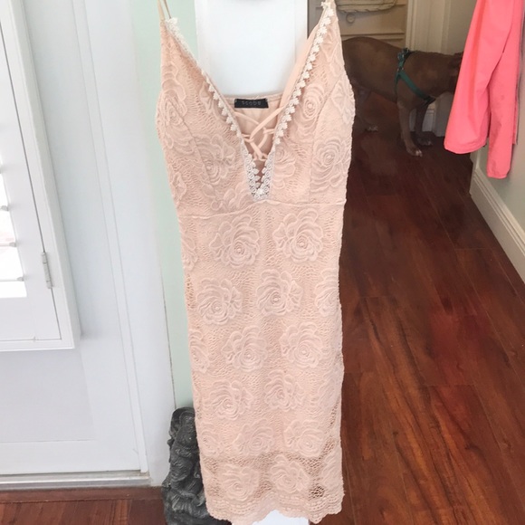 Sexy Pale Pink Lace dress with V neck - Picture 4 of 7